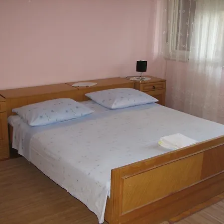 Anavi 93 Сплит